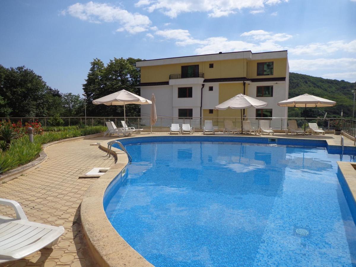 Kavarna Hills Apartments ภายนอก รูปภาพ