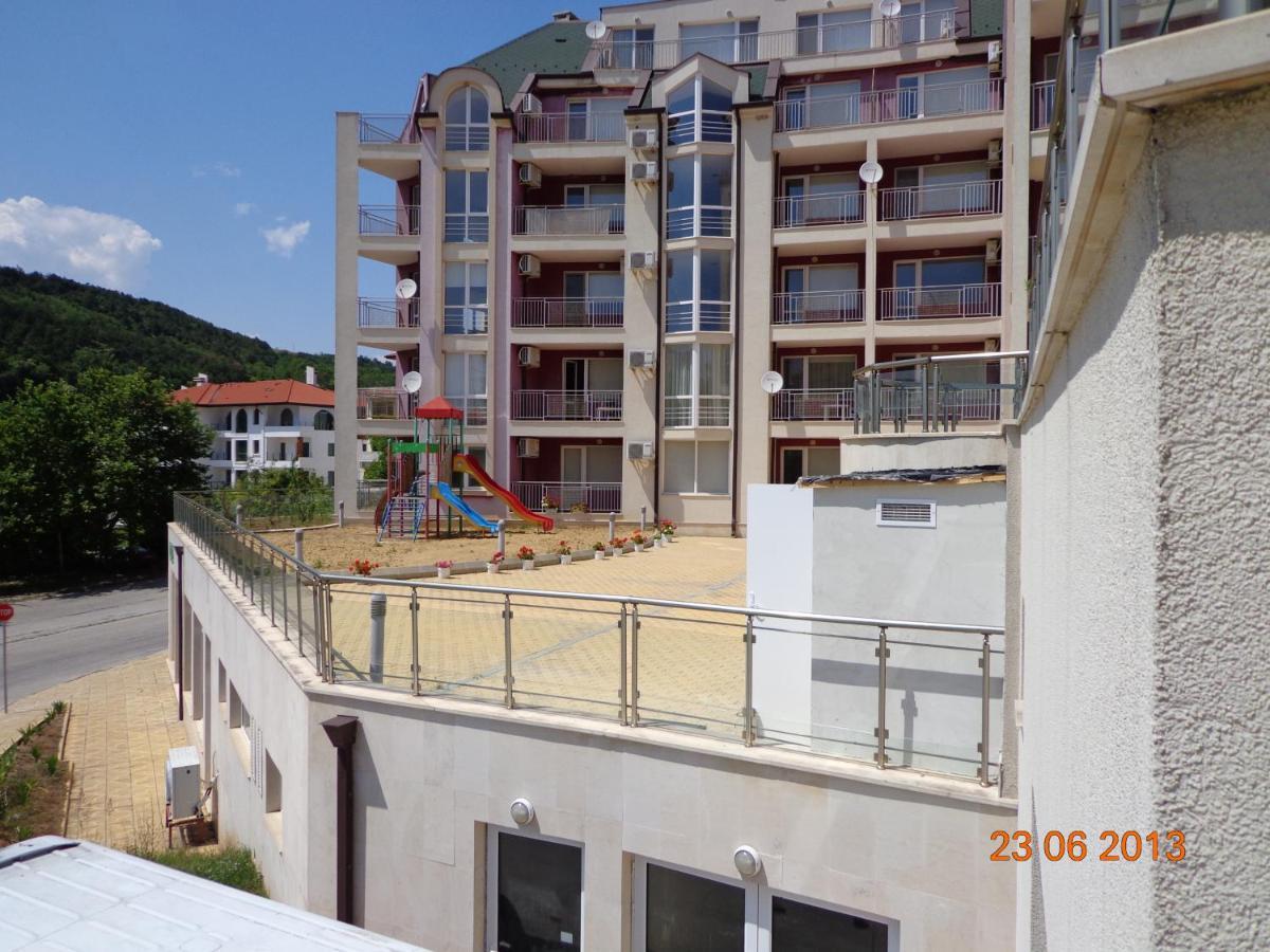 Kavarna Hills Apartments ภายนอก รูปภาพ